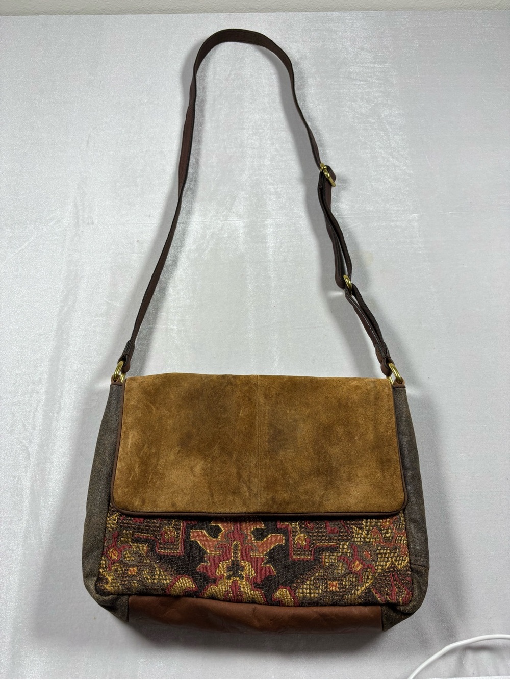 Maude Elizabeth Tapestry Crossbody Bag Boho Floral Foldover Messenger Purse - Picture 2 of 11